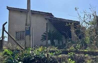 Imagem: A fazenda possui 160m² de Área e está localizado em Centro