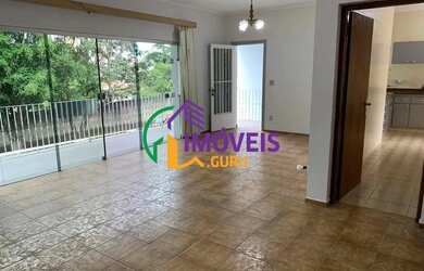 Imagem: A casa à venda possui 3 Dormitórios, 2 Banheiros, 5 Vagas