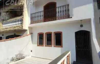 Imagem: A casa possui 4 Dormitórios, 4 Banheiros, 3 Vagas na garagem