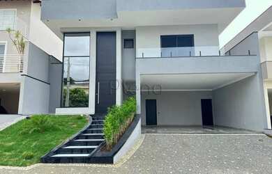 Imagem: A casa em condomínio possui 3 Dormitórios, 1 Banheiro, 4 Vagas