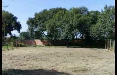 Imagem: O terreno possui 450m² de Área e está localizado em Cidade