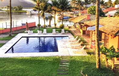 Imagem: A casa à venda possui 5 Dormitórios, 5 Banheiros, 5 Vagas