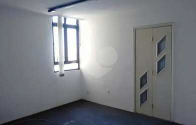 Imagem: O depósito possui 39m² de Área e está localizado em Lapa