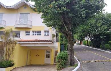 Imagem: A casa em condomínio possui 3 Dormitórios, 2 Banheiros, 2