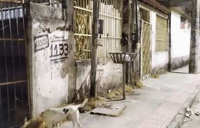 Imagem: A casa possui 1 Dormitório, 1 Banheiro, 1 Vaga na garagem e