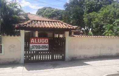 Imagem: A casa possui 2 Dormitórios, 3 Banheiros, 5 Vagas na garagem