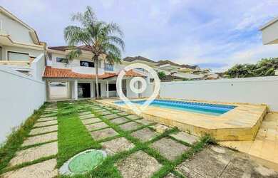 Imagem: A casa em condomínio possui 4 Dormitórios, 4 Banheiros, 4