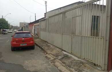 Imagem: A casa possui 3 Dormitórios, 1 Banheiro, 80m² de Área e está