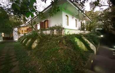 Imagem: A casa em condomínio possui 5 Dormitórios, 5 Banheiros, 5