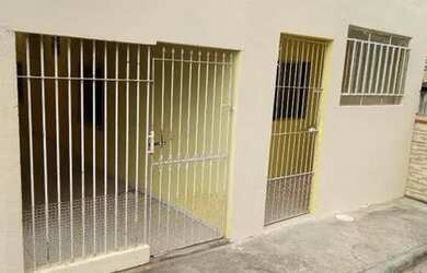 Imagem: A casa possui 1 Dormitório, 1 Banheiro e está localizado