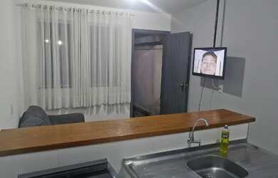 Imagem: A casa possui 1 Dormitório, 1 Vaga na garagem e está localizado