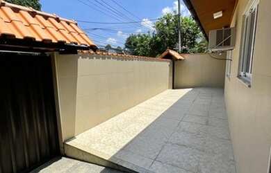 Imagem: A casa em condomínio possui 4 Dormitórios, 4 Banheiros, 3