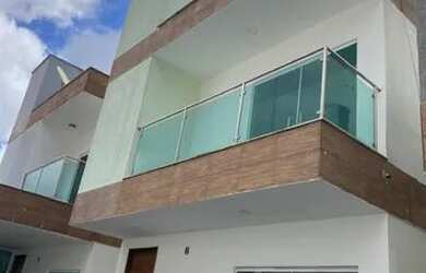 Imagem: A casa em condomínio possui 4 Dormitórios, 3 Banheiros, 2