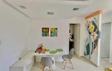 Imagem: O apartamento possui 2 Dormitórios, 1 Banheiro, 1 Vaga na garagem