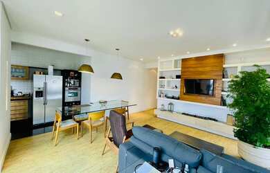 Imagem: O apartamento possui 2 Dormitórios, 2 Banheiros, 2 Vagas na