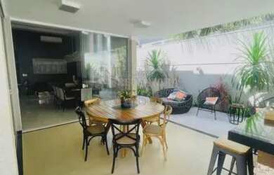 Imagem: A casa em condomínio possui 3 Dormitórios, 4 Banheiros, 4