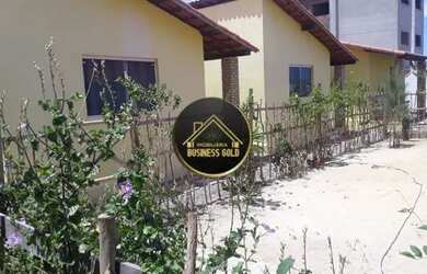 Imagem: A casa possui 1 Dormitório, 1 Banheiro, 1 Vaga na garagem