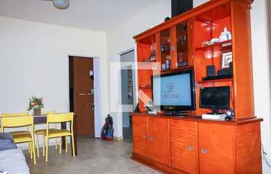 Imagem: A casa possui 3 Dormitórios, 3 Banheiros, 5 Vagas na garagem