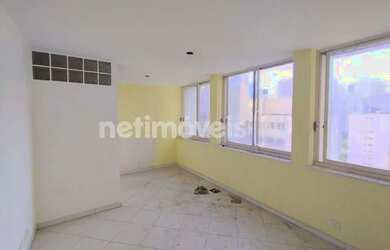 Imagem: O depósito possui 1 Vaga na garagem, 43m² de Área e está