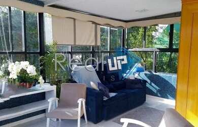 Imagem: O apartamento na cobertura possui 2 Dormitórios, 1 Banheiro