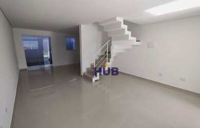 Imagem: A casa possui 2 Dormitórios, 2 Banheiros, 2 Vagas na garagem