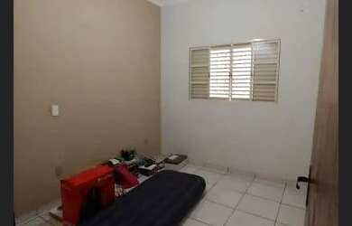 Imagem: A casa possui 3 Dormitórios, 3 Banheiros, 3 Vagas na garagem