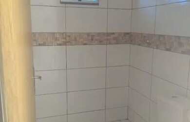 Imagem 2: Casa no bairro Pioneiros. Área de serviço, 2 Vagas na garageme2 Dormitórios