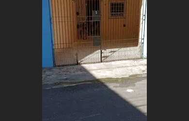 Imagem: A casa possui 2 Dormitórios, 1 Vaga na garagem, 140m² de Área