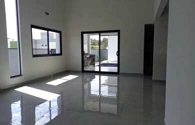 Imagem: A casa em condomínio possui 3 Dormitórios, 4 Banheiros, 4