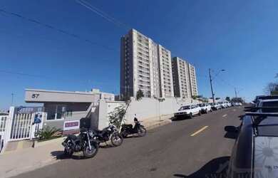 Imagem: O apartamento possui 2 Dormitórios, 1 Banheiro, 1 Vaga na garagem