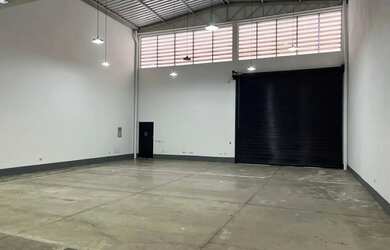 Imagem 5: Galpão Comercial de 288m² para Locação em Cotia-SP, Jardim Fontana...