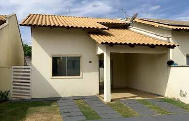 Imagem: A casa em condomínio possui 3 Dormitórios, 2 Banheiros, 2