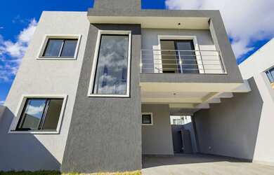 Imagem: A casa possui 3 Dormitórios, 3 Banheiros, 1 Vaga na garagem