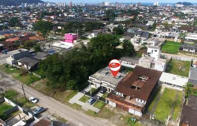 Imagem 4: Residência de alto padrão na rua do Fórum