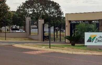 Imagem: O terreno possui 275m² de Área, Imóvel novo e está localizado