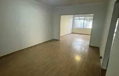 Imagem: O depósito possui 2 Vagas na garagem, 200m² de Área e está