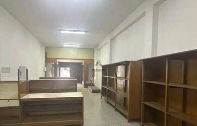 Imagem: O depósito possui 200m² de Área e está localizado em Centro