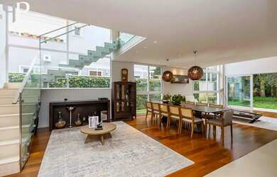 Imagem: A casa em condomínio possui 4 Dormitórios, 5 Banheiros, 4