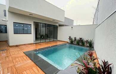 Imagem: A casa possui 3 Dormitórios, 3 Banheiros, 118m² de Área e