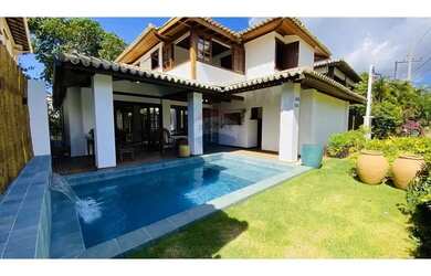 Imagem: A casa possui 5 Dormitórios, 5 Banheiros e 250m² de Área