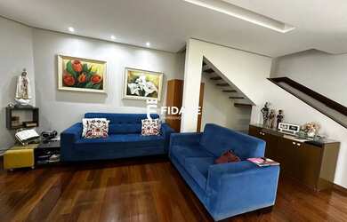 Imagem: A casa possui 3 Dormitórios, 4 Banheiros, 2 Vagas na garagem