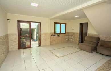 Imagem: A casa possui 5 Dormitórios, 4 Banheiros, 3 Vagas na garagem