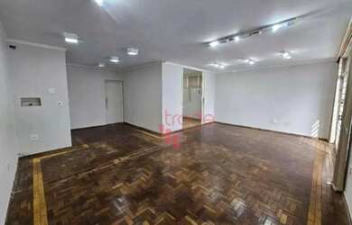 Imagem: O depósito possui 4 Vagas na garagem e 500m² de Área e está