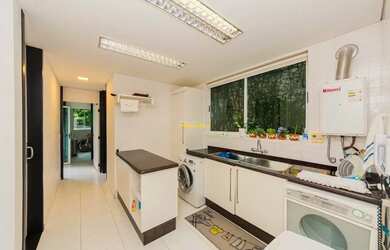 Imagem 10: Casa com piscina no condomínio Villa Lobos