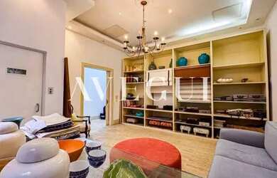 Imagem: A casa possui 1 Dormitório, 3 Banheiros, 421m² de Área e