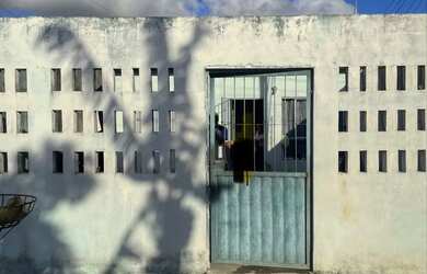 Imagem: A casa possui 2 Dormitórios, 1 Banheiro, Varanda e está localizado