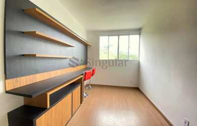 Imagem: O apartamento possui 2 Dormitórios, 1 Banheiro, 1 Vaga na garagem