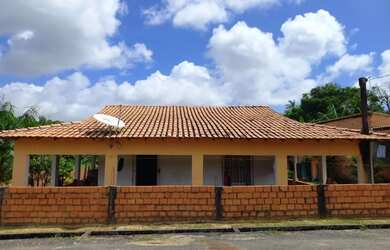 Imagem 3: Casa com terrenão baixou pra vender rápido
