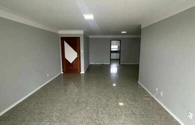 Imagem: O apartamento possui 3 Dormitórios, 5 Banheiros, 2 Vagas na