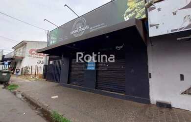 Imagem: O depósito possui 1 Vaga na garagem, 200m² de Área e está